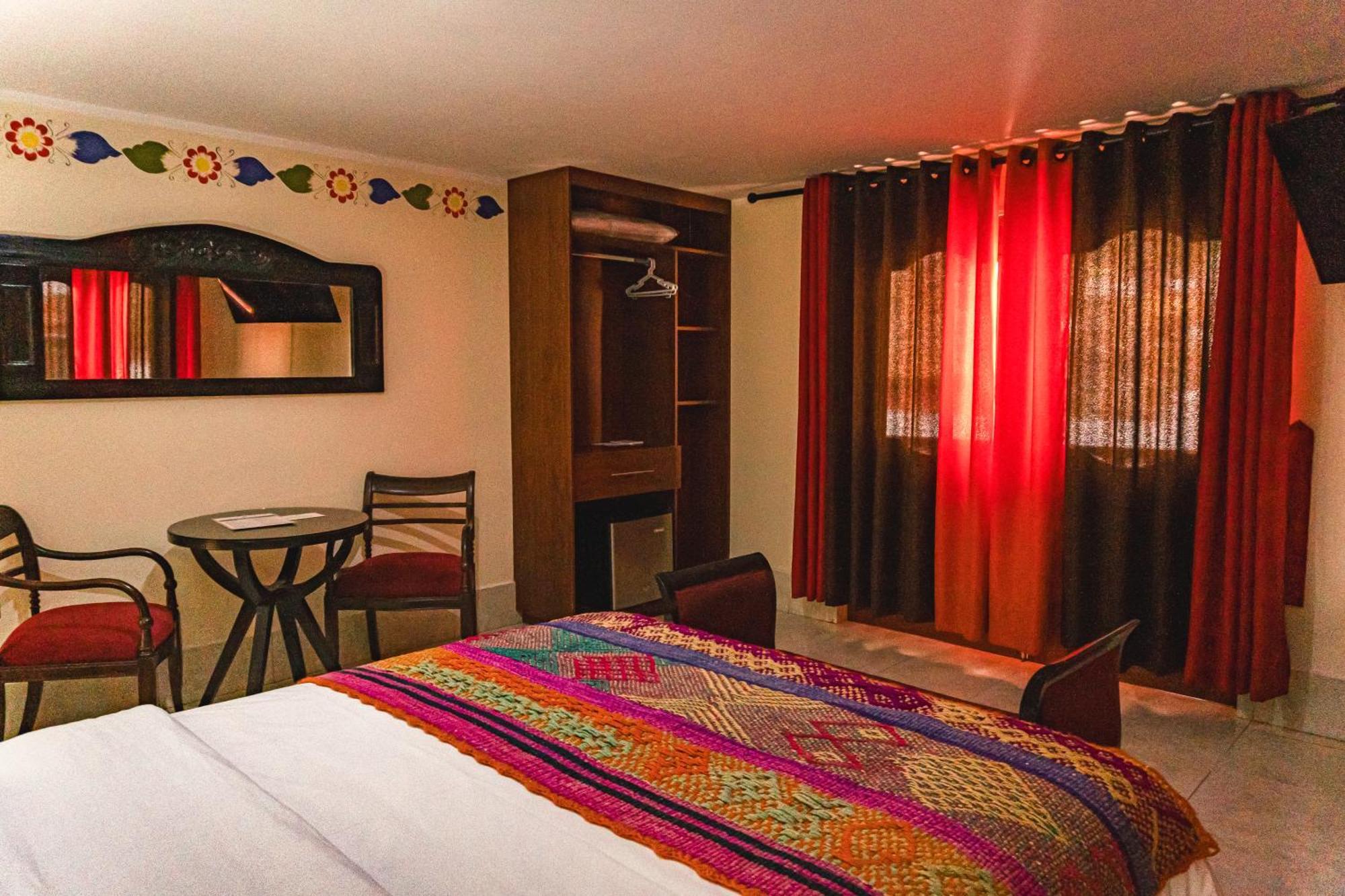 Altipacha Ayacucho Hotel Esterno foto